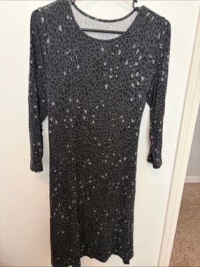 Time and Tru Black and Gray Leopard Print Long Sleeve Dress